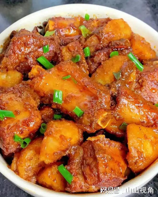 菜！没它过不了老人孩子都喜欢电子pg东北年夜饭必备三道