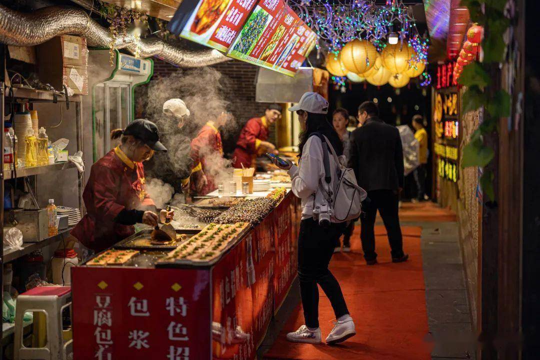 营销、新兴业态与发展趋势全解析pg电子餐饮行业热点聚焦：节日(图1)