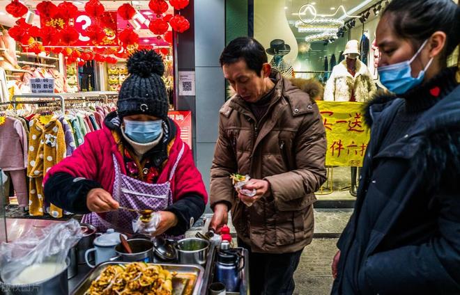 时间4个小生意助力养家生计pg电子娱乐平台穷人缺钱缺(图4)