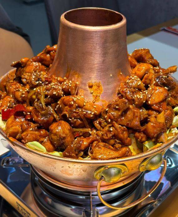 方豪爽遇上川渝的麻辣鲜香pg电子沧州火锅